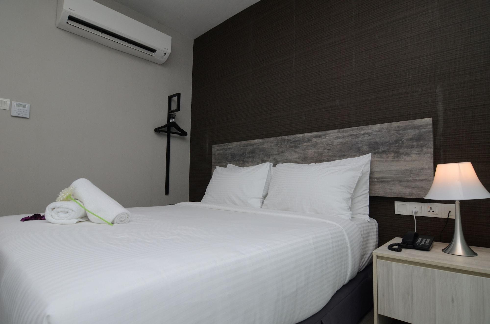 The Leverage Business Hotel Джохор-Бару Экстерьер фото