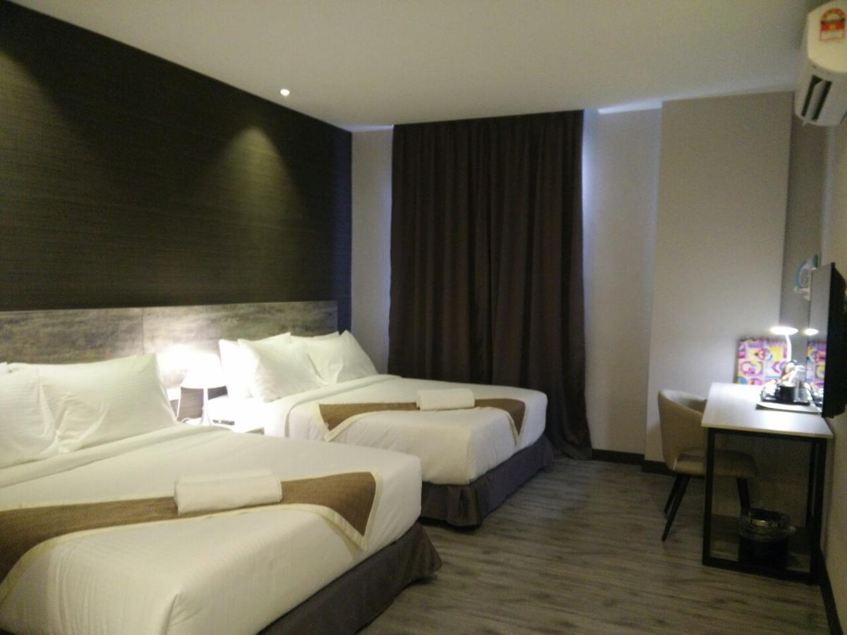 The Leverage Business Hotel Джохор-Бару Экстерьер фото