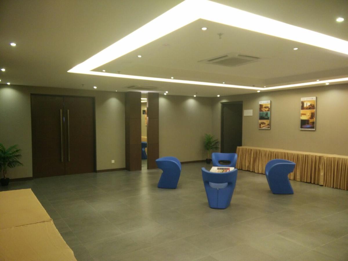 The Leverage Business Hotel Джохор-Бару Экстерьер фото