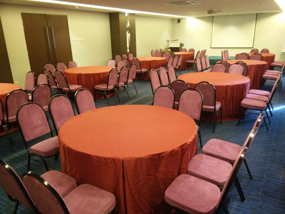 The Leverage Business Hotel Джохор-Бару Экстерьер фото