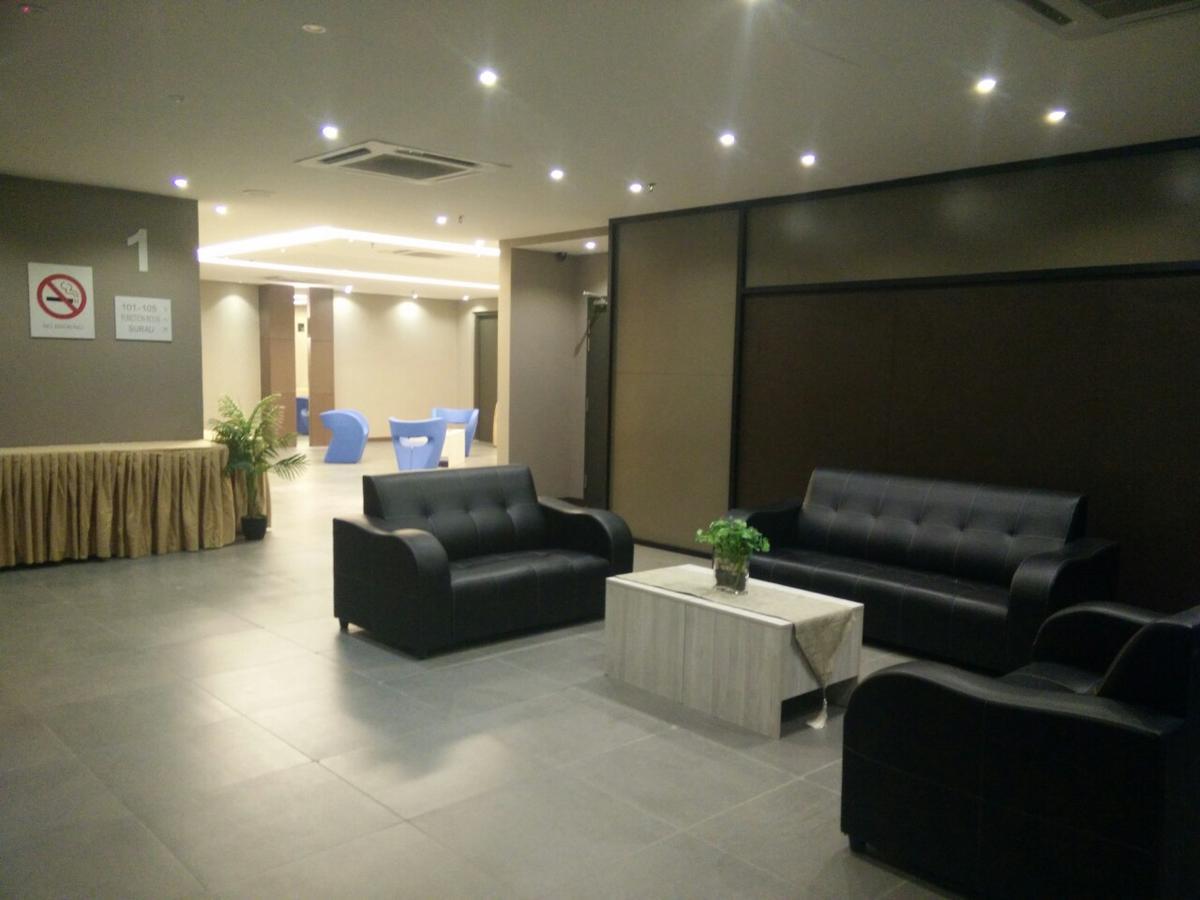 The Leverage Business Hotel Джохор-Бару Экстерьер фото