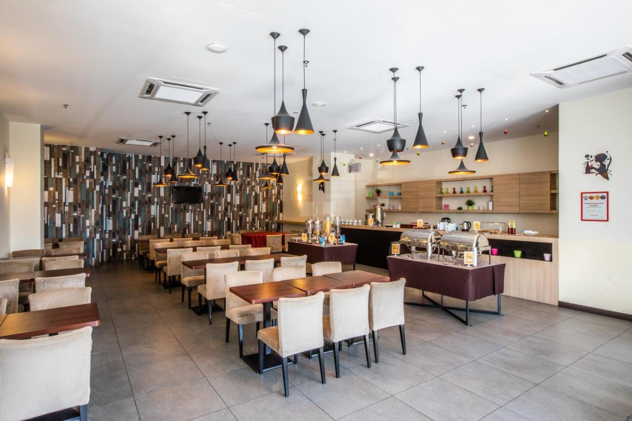 The Leverage Business Hotel Джохор-Бару Экстерьер фото