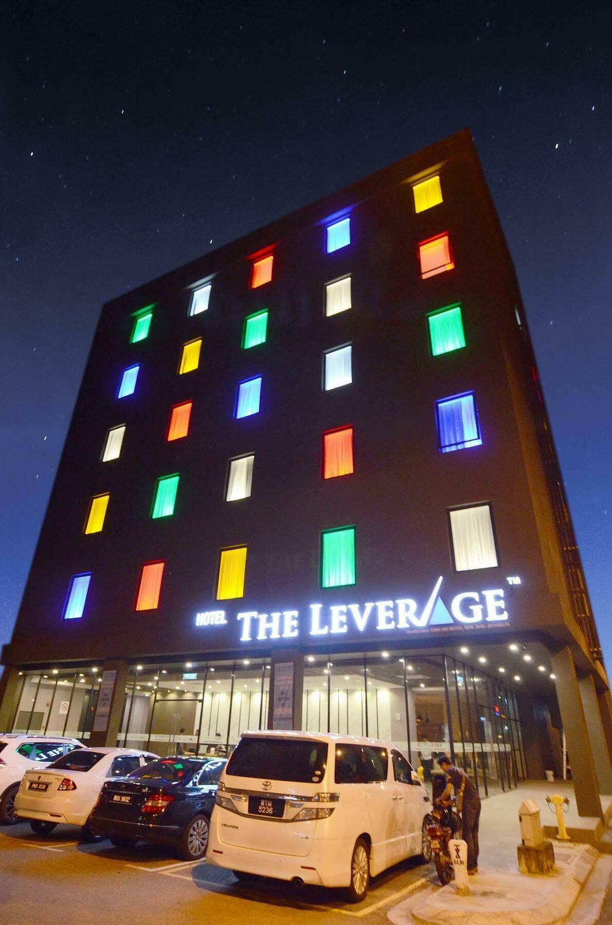 The Leverage Business Hotel Джохор-Бару Экстерьер фото