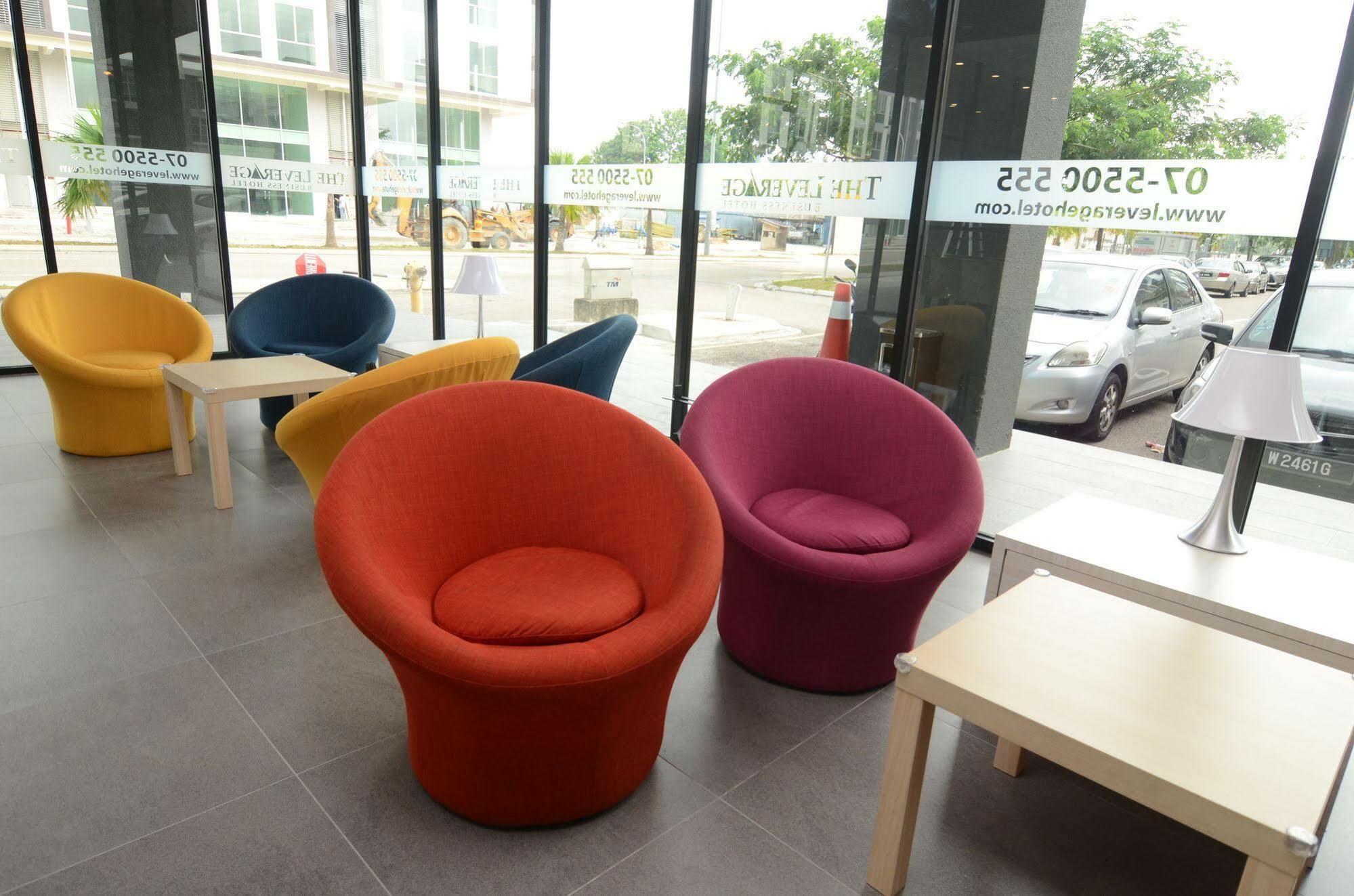 The Leverage Business Hotel Джохор-Бару Экстерьер фото